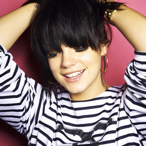 Lily Allen Lily Allen считает, что пиратство очень опасно влияет на британскую музыку