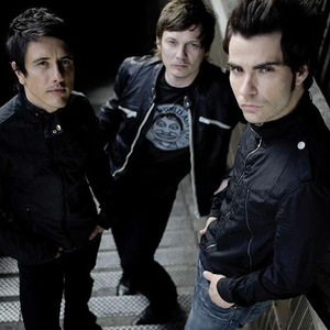 Stereophonics Название Keep Calm & Carry On взято с пропагандистского плаката времен Второй мировой войны