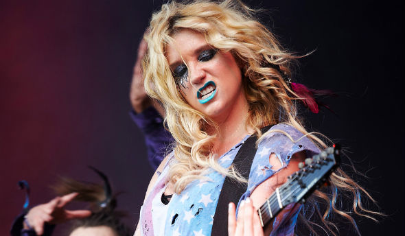 Kesha Live 2011