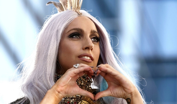 Леди Гага стала дважды бриллиантовой